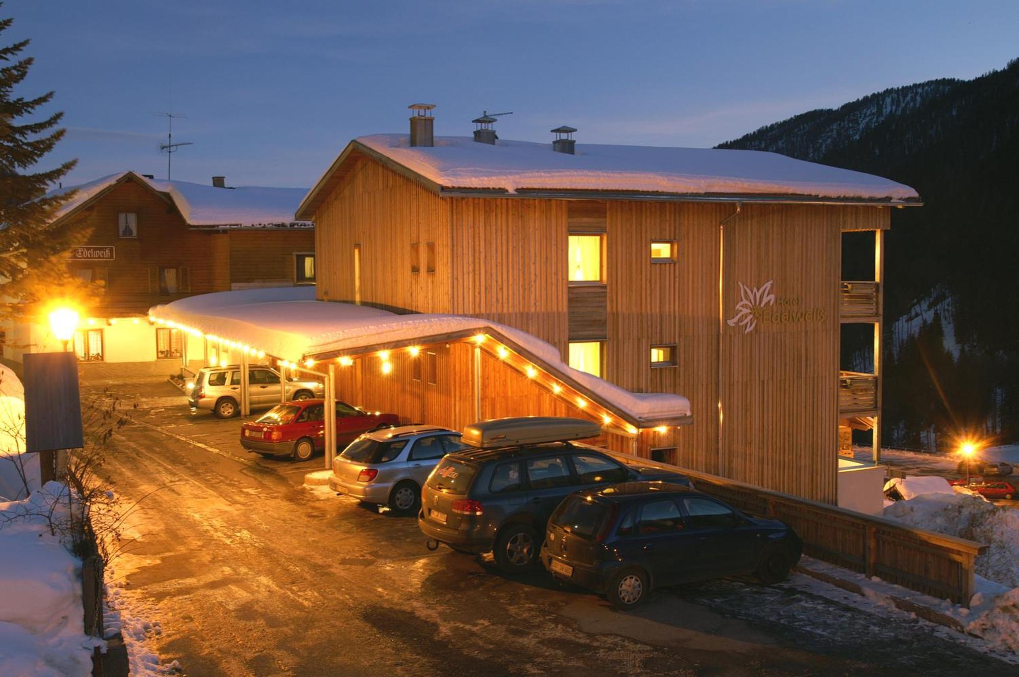Hotel Edelweiss Malles Venosta Esterno foto