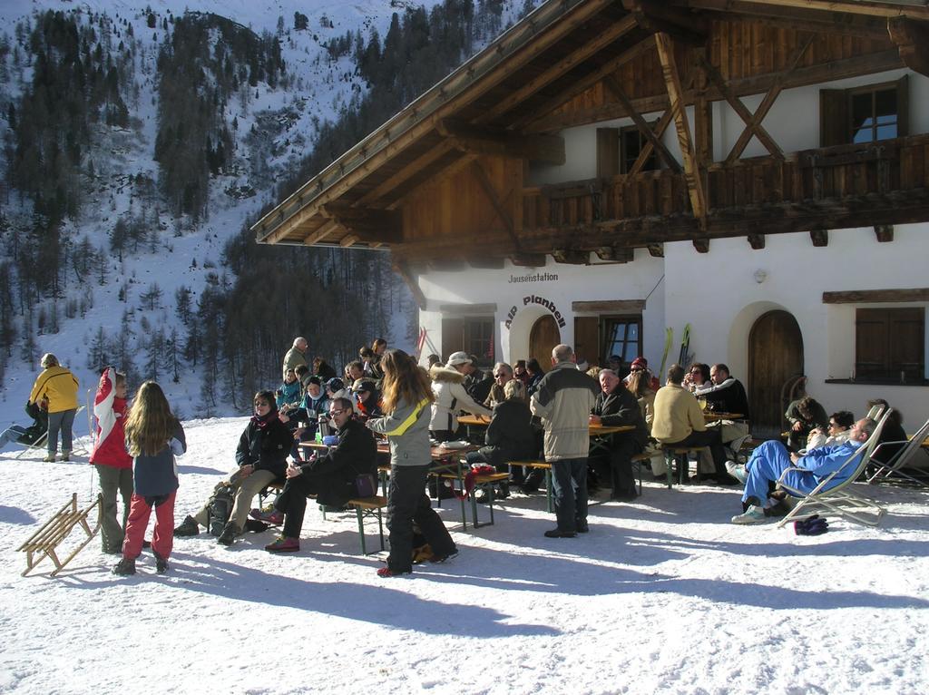 Hotel Edelweiss Malles Venosta Esterno foto
