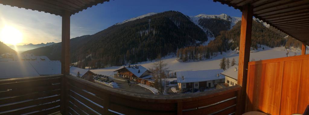Hotel Edelweiss Malles Venosta Esterno foto