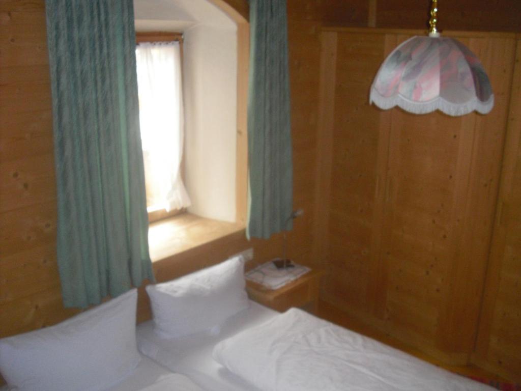 Hotel Edelweiss Malles Venosta Camera foto